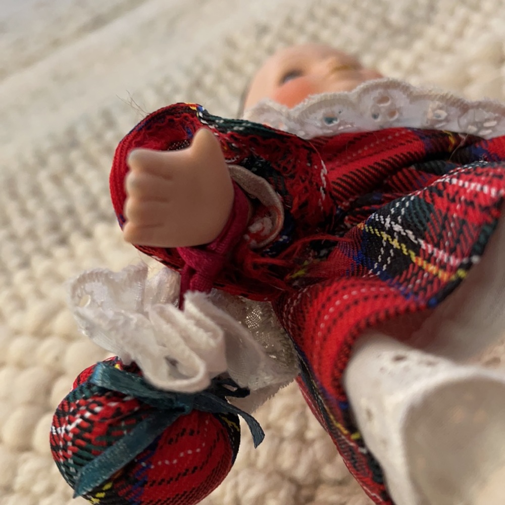 6inch Doll - Picture 4 of 5